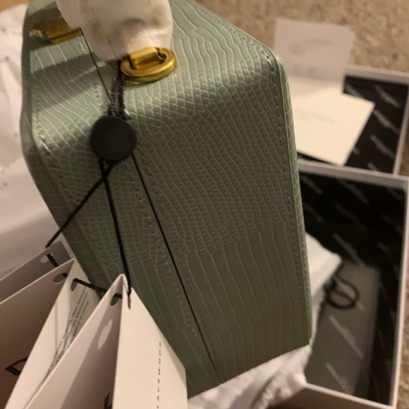 Brandon Blackwood Kendrick Trunk in Green Lizard Embossed with Gold Hardware - Picture 13 of 16